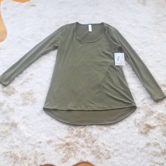 LuLaRoe Lynnae - Picture 1 of 10